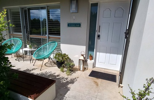 Peregian Beach House | Ocean Sounds Townhouse: Steps to Beach & Pool Access