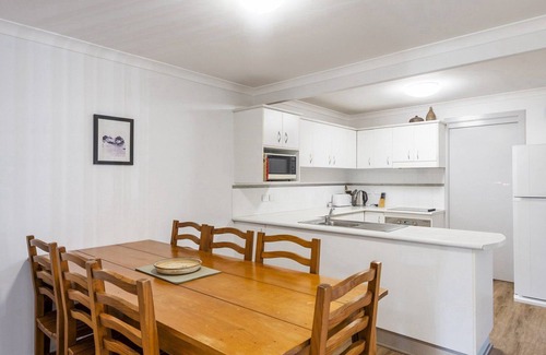 Yamba House | Pet-Friendly Ocean Spirit: Rated 10/10 for Family Comfort