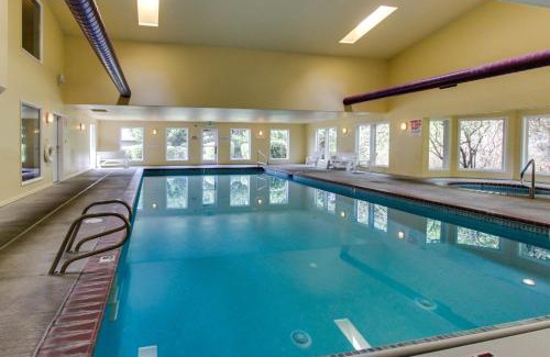Depoe Bay Apartment | Ocean Star: Family-Friendly Retreat with Pool & Hot Tub