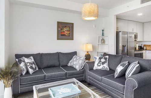 Newtown Condo | Oceanfront Condo with Pool & Spa - Rated 10/10 by Guests