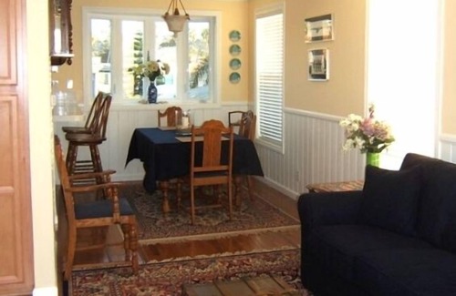Ocean Beach Apartment | Romantic Ocean Sunsets Home with Pool and Spa Amenities