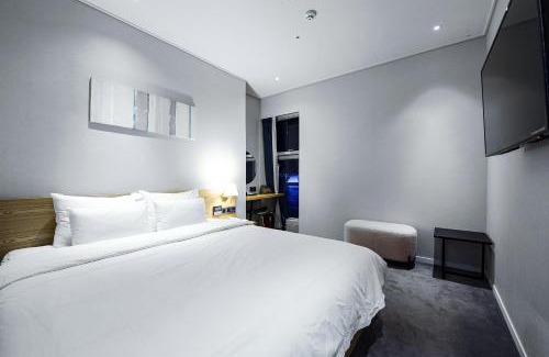 Suyeong-Gu Hotel | Ocean The Point Hotel: Pet-Friendly with Breathtaking Views