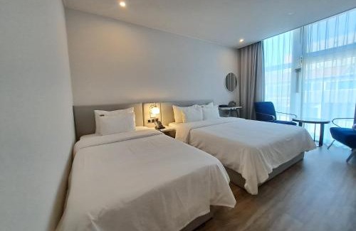 Suyeong-Gu Hotel | Ocean The Point Hotel: Pet-Friendly with Breathtaking Views