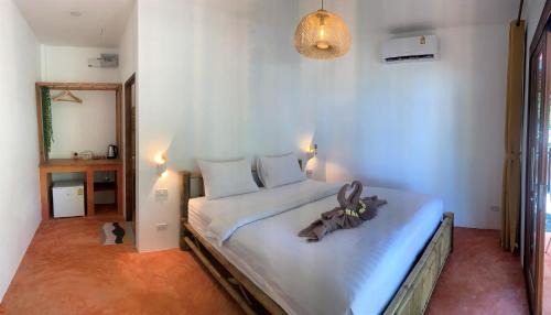 Ko Pha-ngan Resort | Ocean Vibes: Guest Rated 9.3 with Oceanfront Amenities