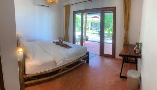 Ko Pha-ngan Resort | Ocean Vibes: Guest Rated 9.3 with Oceanfront Amenities