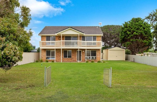 Goolwa Beach House | Pet-Friendly Ocean View Retreat at Goolwa Beach - 4 Stars