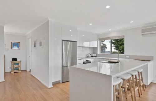 Goolwa Beach House | Pet-Friendly Ocean View Retreat at Goolwa Beach - 4 Stars
