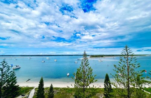 Biggera Waters Apartment | Ocean View 2BR Apartment with Spa & Hot Tub Amenities