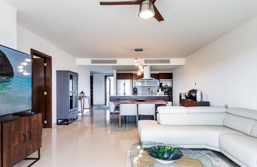 Puerto Juarez Apartment | Ocean View Apartment: 10/10 Rated with Beach Access & Pool