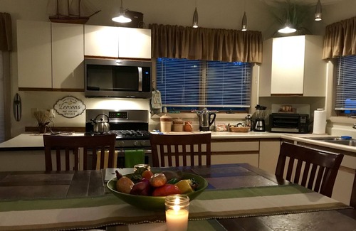 Belfast Apartment | Scenic Ocean View Apartment with Spa & Breakfast in Maine