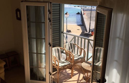 Arrieta Apartment | Idyllic Ocean View Apartment with Pool and Spa Access