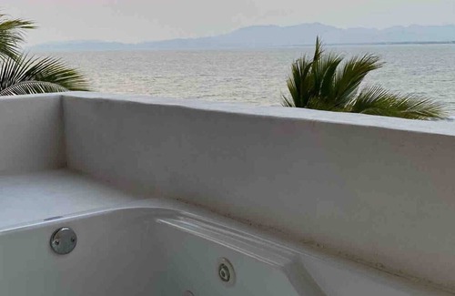 Barra de Potosi Apartment | Cozy Ocean View Apartment for Family-Friendly Getaways