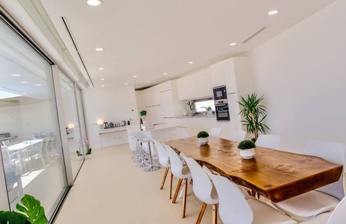 Lagos Villa | Modern Villa with Ocean View and Private Pool - 10/10 Rated