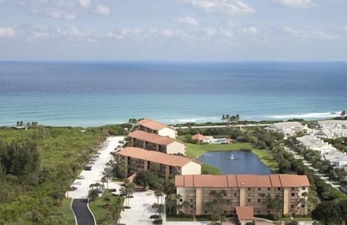 Jupiter Condo | Premier Ocean View Getaway at Ocean Bluffs with Spa & Pool