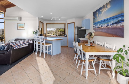 Bicheno House | Pet-Friendly Ocean View Beach House with Pool & Breakfast