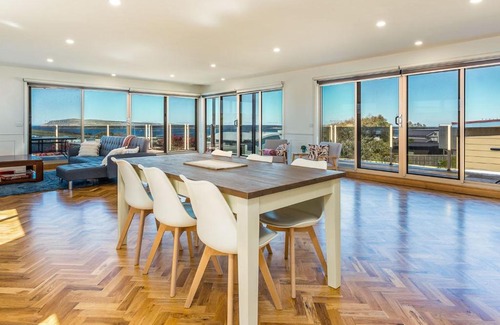 San Remo House | Ocean View: Family-Friendly Retreat with 9.1/10 Rating