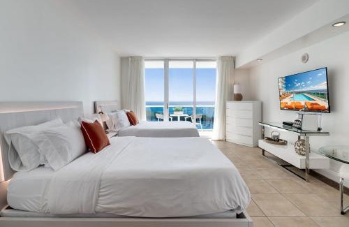 Coconut Grove House | Beautiful Ocean View Balcony Near Dining & Recreation