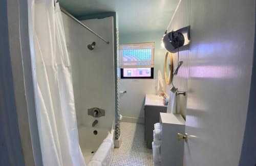 St. Pete Beach Apartment | Oceanfront Retreat with Balcony & Heated Pool Access