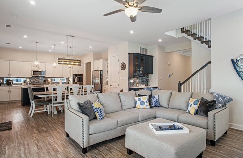 Frankford House | Ocean View Beach Club: Stylish Escape with Pool & Wet Bar