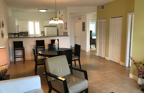 Alice Town Apartment | Stunning Ocean View Condo Steps from Private Beach