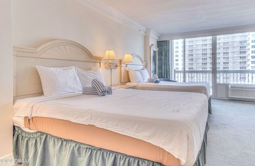 Ortona Park Resort | Ocean View Charming condo at Daytona Beach