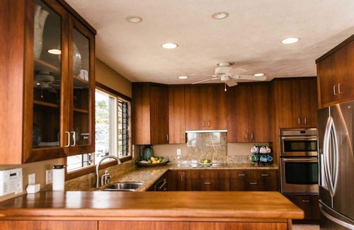 Kona Palisades House | Beautiful Ocean View Hotel Near Beaches and Airport