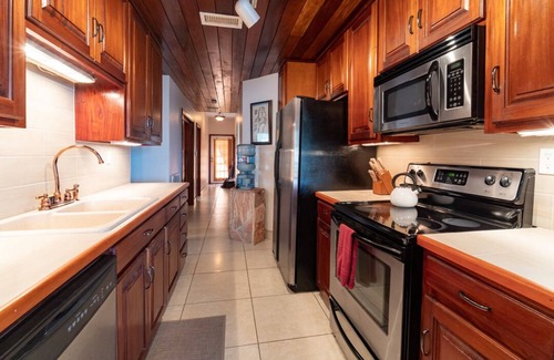 San Pedro Condo | Ocean View Condo at Bermuda Beach - Rated 10/10 with Pool