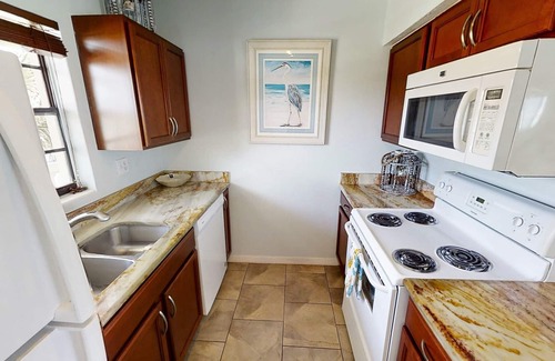 Ormond-by-the-Sea Condo | Ocean View Condo with Pool and Beach Access in Ormond-by-the-Sea