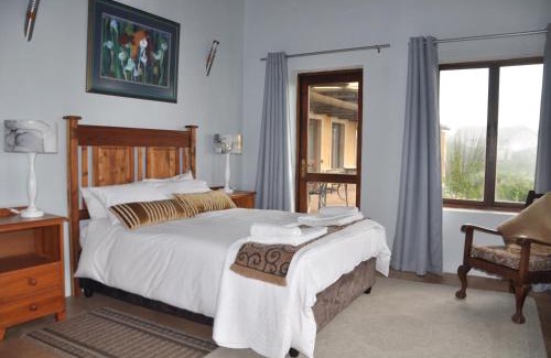 Boggoms Bay Ski Chalet | Oceanfront Cottage with Private Beach at Springerbaai