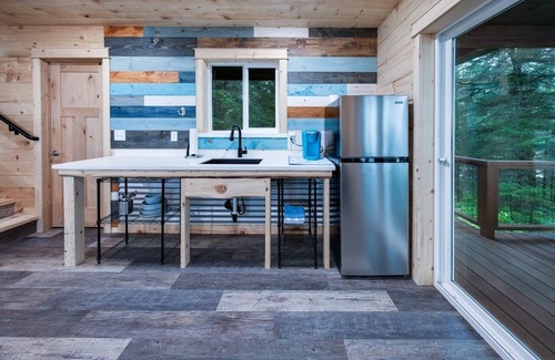 Chiniak Cottage | Ocean View Cottage: Wake Up to Waves at Friends by the Ocean