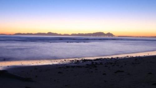 Strand Apartment | Ocean View de Luxe: Top-Rated 4-Star Hotel with Pool