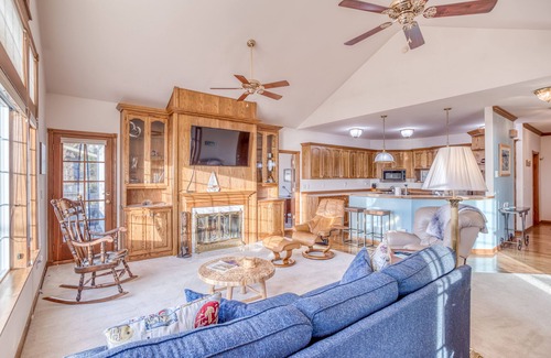 Depoe Bay Apartment | Exceptional Ocean-View Condo with Spa & Kitchen Perks