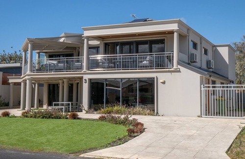 Geographe Apartment | Ocean View Executive Apartment with Pool and Spa Amenities