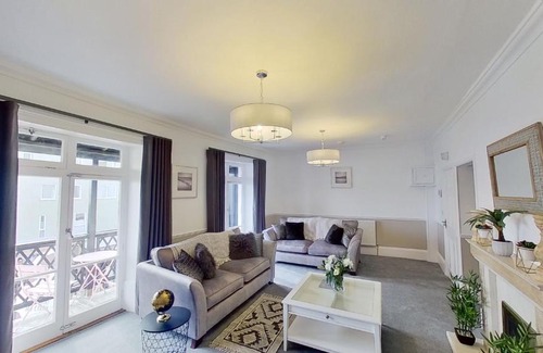 Sidmouth Apartment | Experience Ocean View with Family-Friendly Amenities