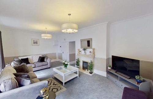 Sidmouth Apartment | Experience Ocean View with Family-Friendly Amenities