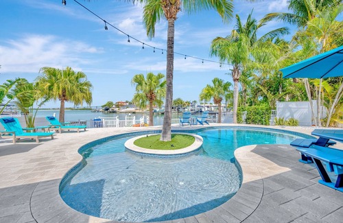 Indian Rocks Beach Villa | Island Paradise: Ocean View, Heated Pool & Pet Friendly