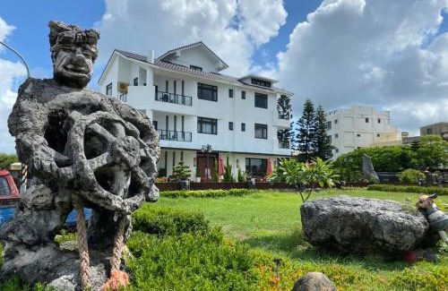 Magong House | Ocean View Hall B&B: Guest Rated 9/10 with Oceanfront Charm