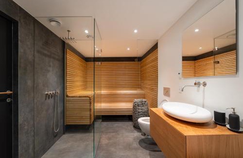 Dragor Apartment | Oceanfront Retreat: Architectural Gem with Spa & Ocean View