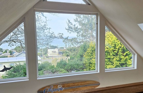 Yachats House | Ocean View Retreat in Yachats: Pet Friendly Getaway!
