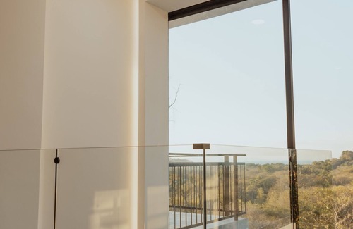 Tarcoles House | Ocean View Retreat with Infinity Pool & Game Room