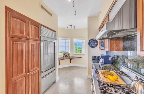 Lower Matecumbe Key Apartment | Ocean View Penthouse | Retreat amenities: tennis court, heated Pool | Vista Key Two
