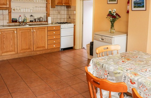 Ardnatrush Cottage | OCEAN VIEW, pet friendly, with open fire in Skibbereen, County Cork