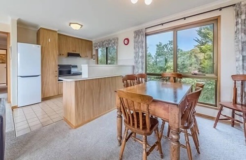 Ventnor House | Ocean View Getaway on Phillip Island - Rated 10/10
