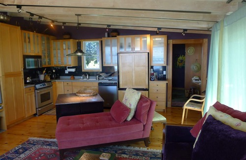 Florence Cottage | Exceptional Ocean View Retreat with Pool & Pet-Friendly Options