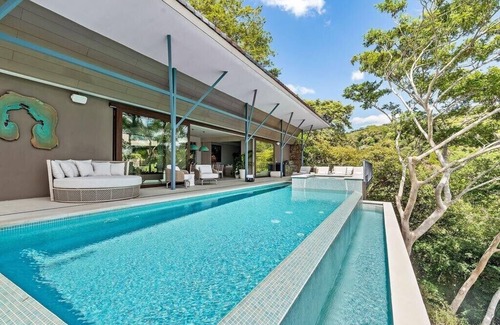 Papagayo Peninsula Villa | Scenic Ocean View Retreat with Infinity Pool & Private Gym