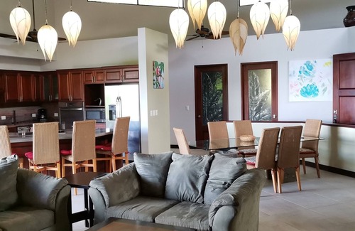 Uvita House | Oceanfront Bliss at Casa Espectacular - Rated 10/10