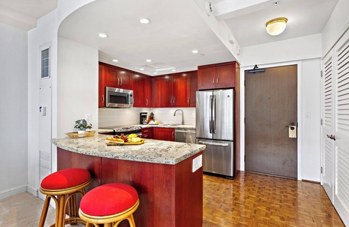 Kaanapali Condo | Relaxing Oceanfront Escape at The Whaler Resort, Unit 865