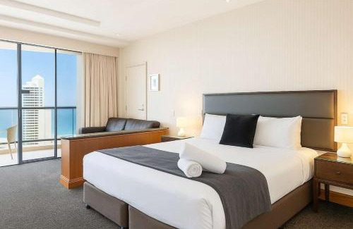 Surfers Paradise Hotel | Ocean View Studio Apt at Surfer's Paradise - Rated 9.4/10