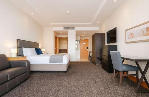 Surfers Paradise Hotel | Ocean View Studio Apt at Surfer's Paradise - Rated 9.4/10