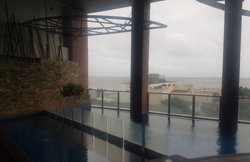 Ermita Apartment | Ocean View Studio Room with Pool & Kitchen Access